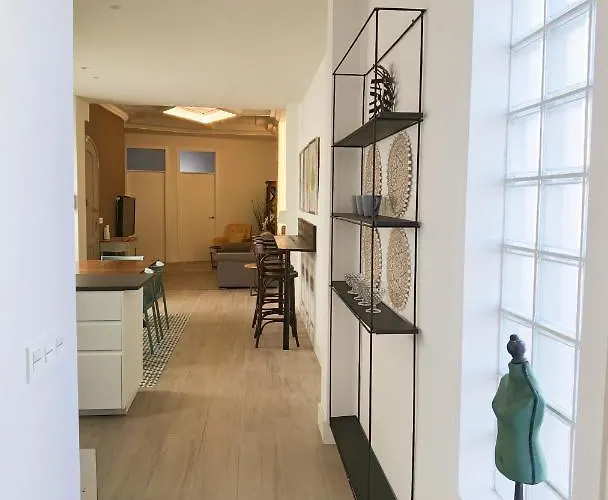 Apartment Hall Market *